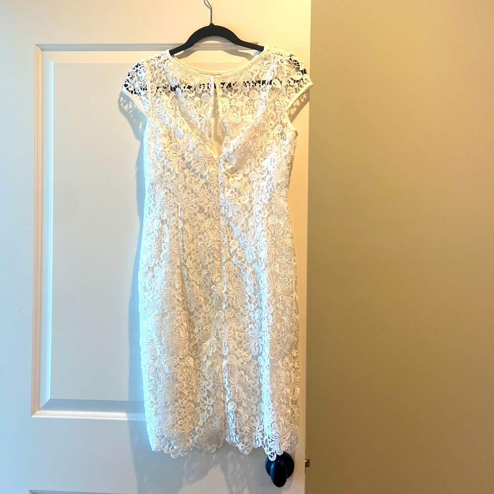 Adrianna Papell. ladies size 6. white dress - Picture 4 of 5